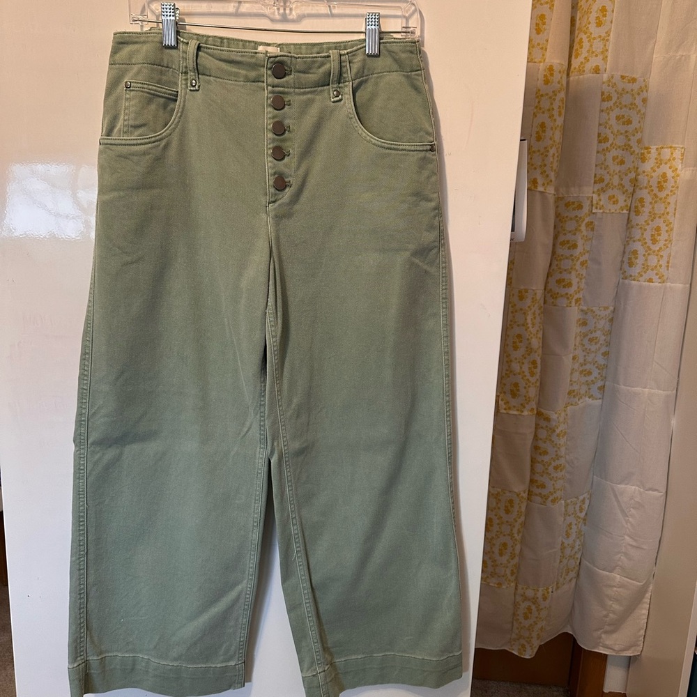 GAP High-Rise Wide-Leg Crop Pants in Soft Green